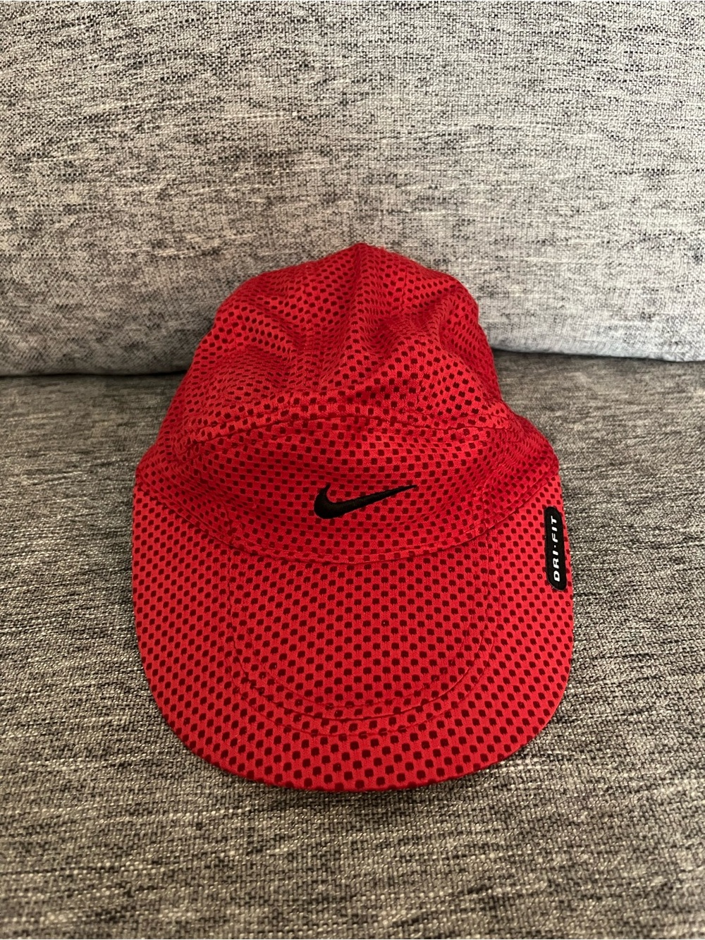 Nike Hat Red Strapback Tailwind
Mesh Running Y2K Vintage